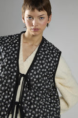Black White Flower Quilted Front Tie Gilet