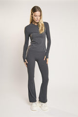 Signature Graphite-Grey Flare-Leggings.