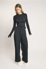 Signature Black Long-Sleeve- Top