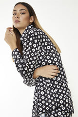 Mono-Geo Flower Classic-Shirt