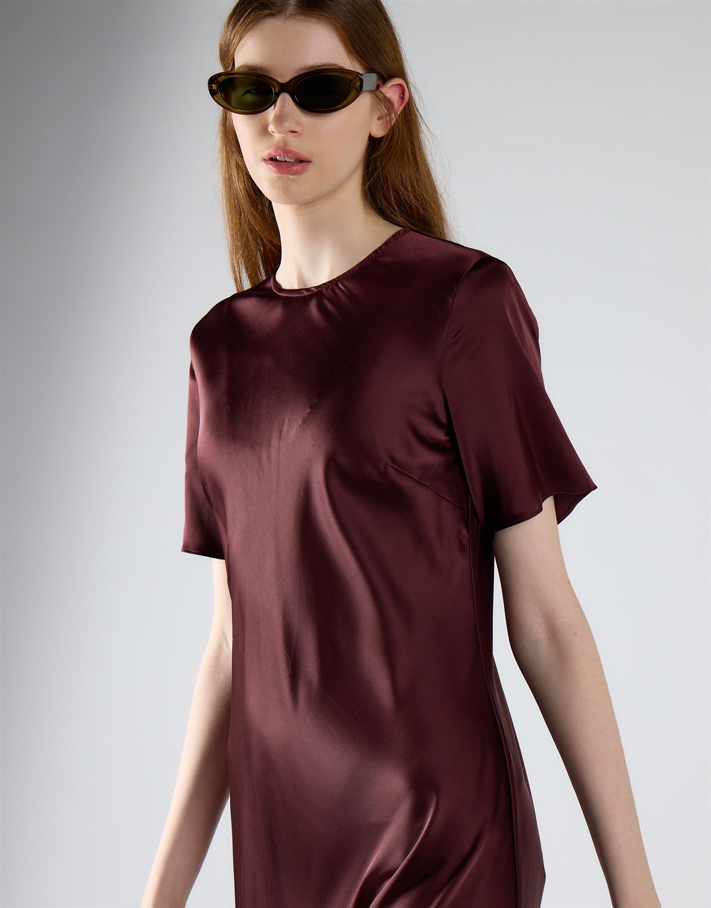 Oxblood Short-Sleeves Back-Keyhole Midi Dress