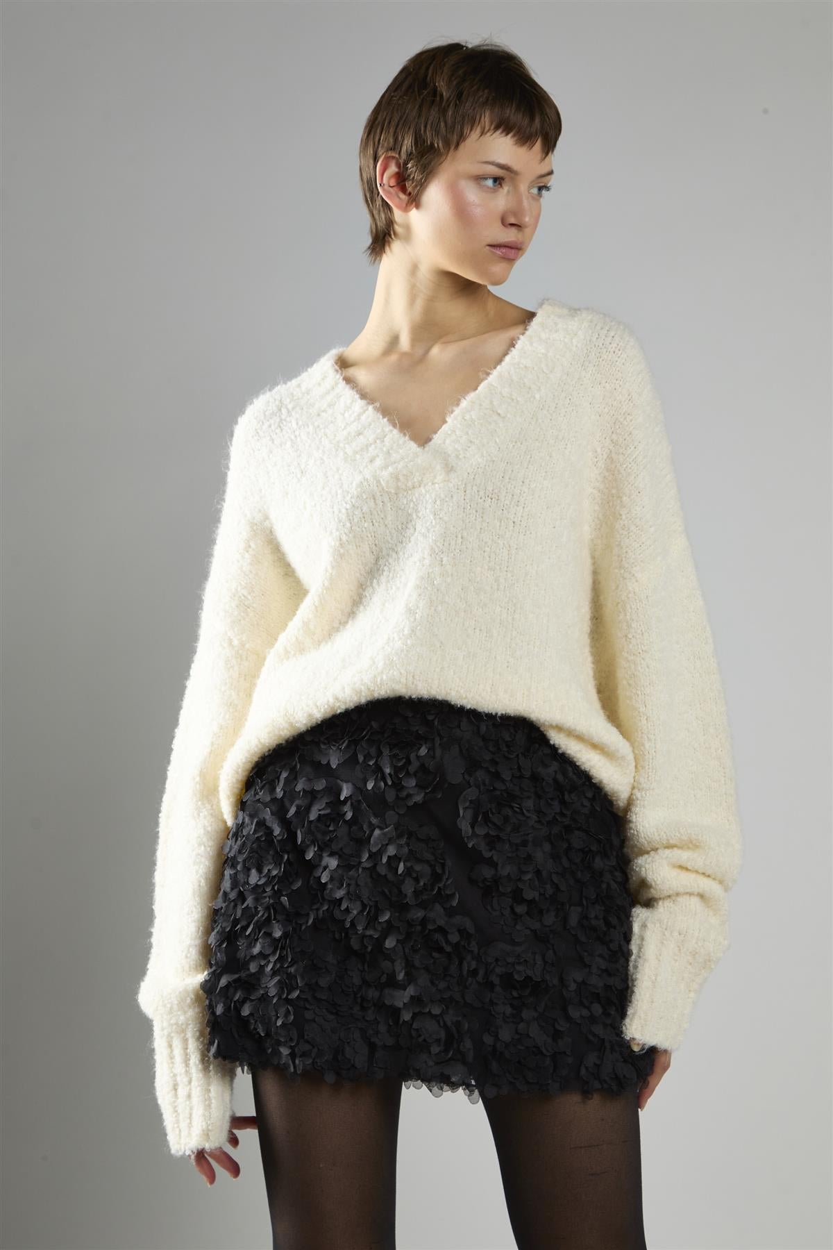 Black-3D-Flower Textured Mini-Skirts