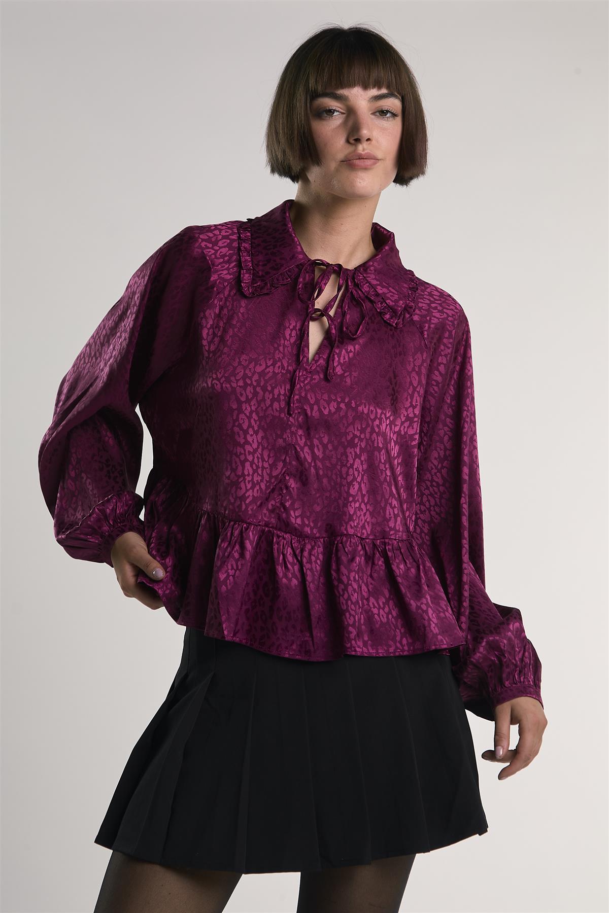Plum-Leopard-Jacquard Long Puff Sleeve-Top