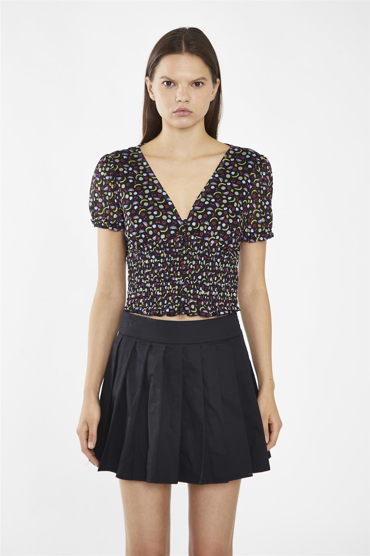 Black Mid-Rise Pleated Mini-Skirt