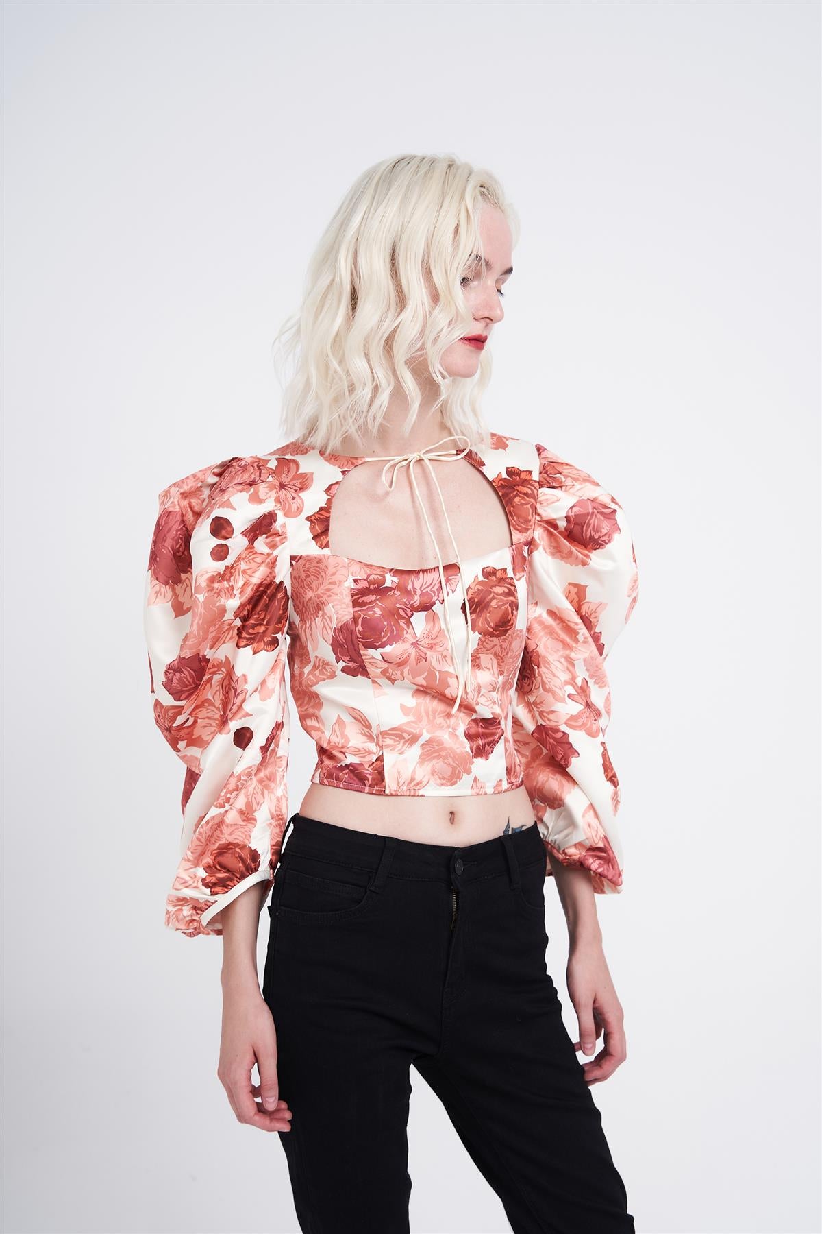 Cream-Apricot-Rose Long-Puff-Sleeve Crop-Top