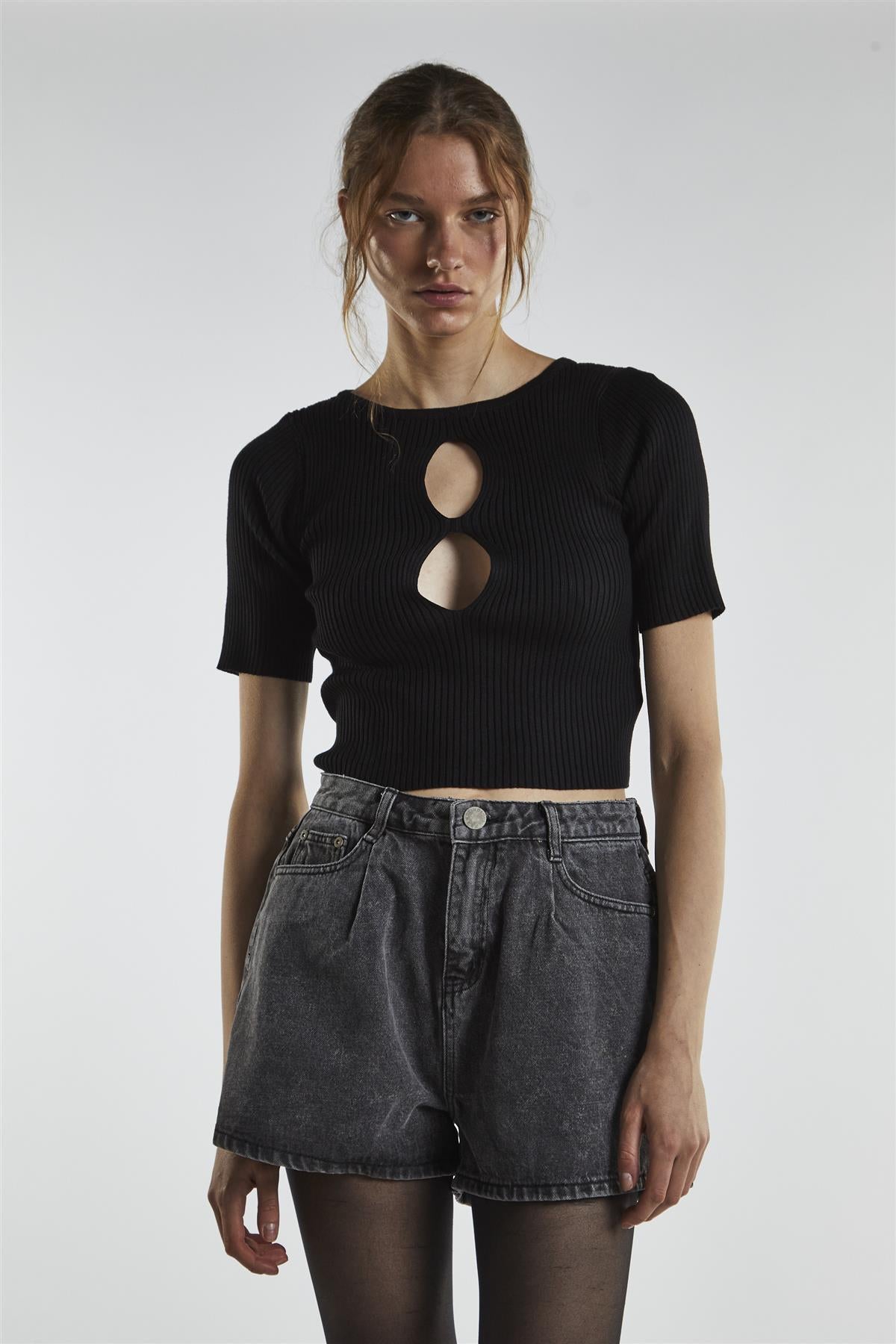 Black Cut-Out Crop-Top