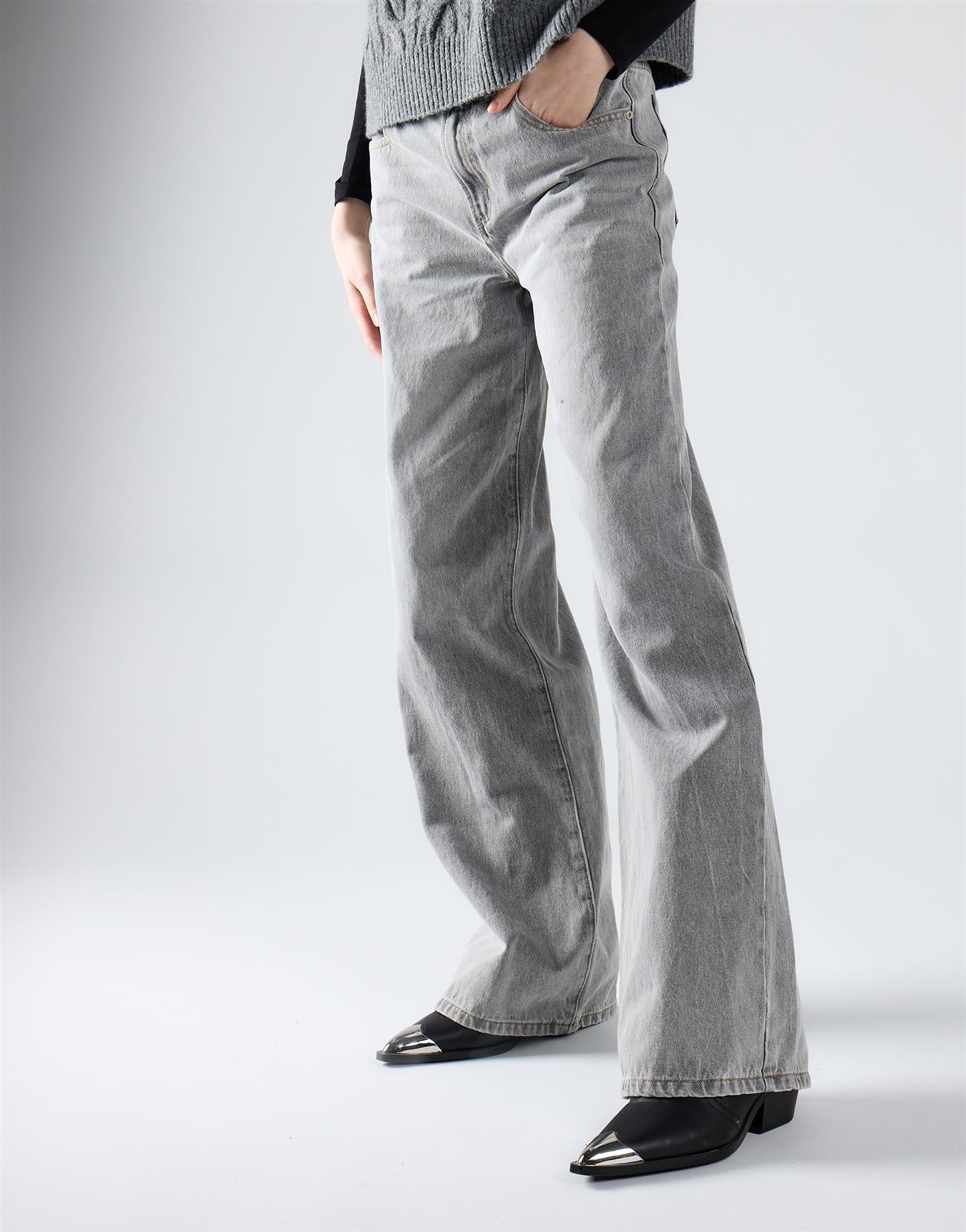 Light Grey Wash Mid Rise Baggy Jeans