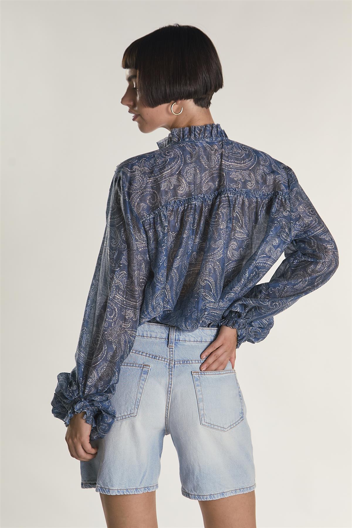 Mid Waist Loose Fit Denim Shorts - Light Vintage Wash