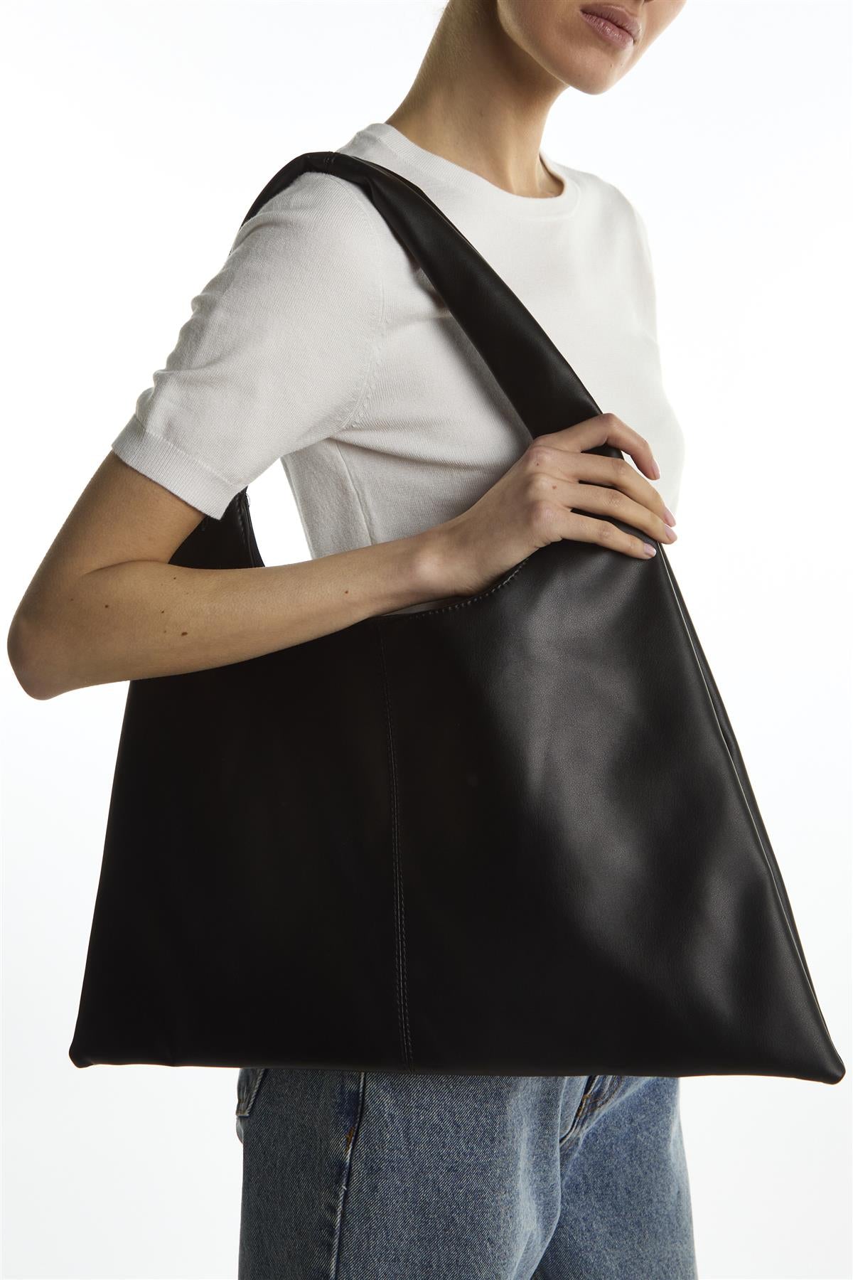 Black Winged Shoulder Tote-Bag