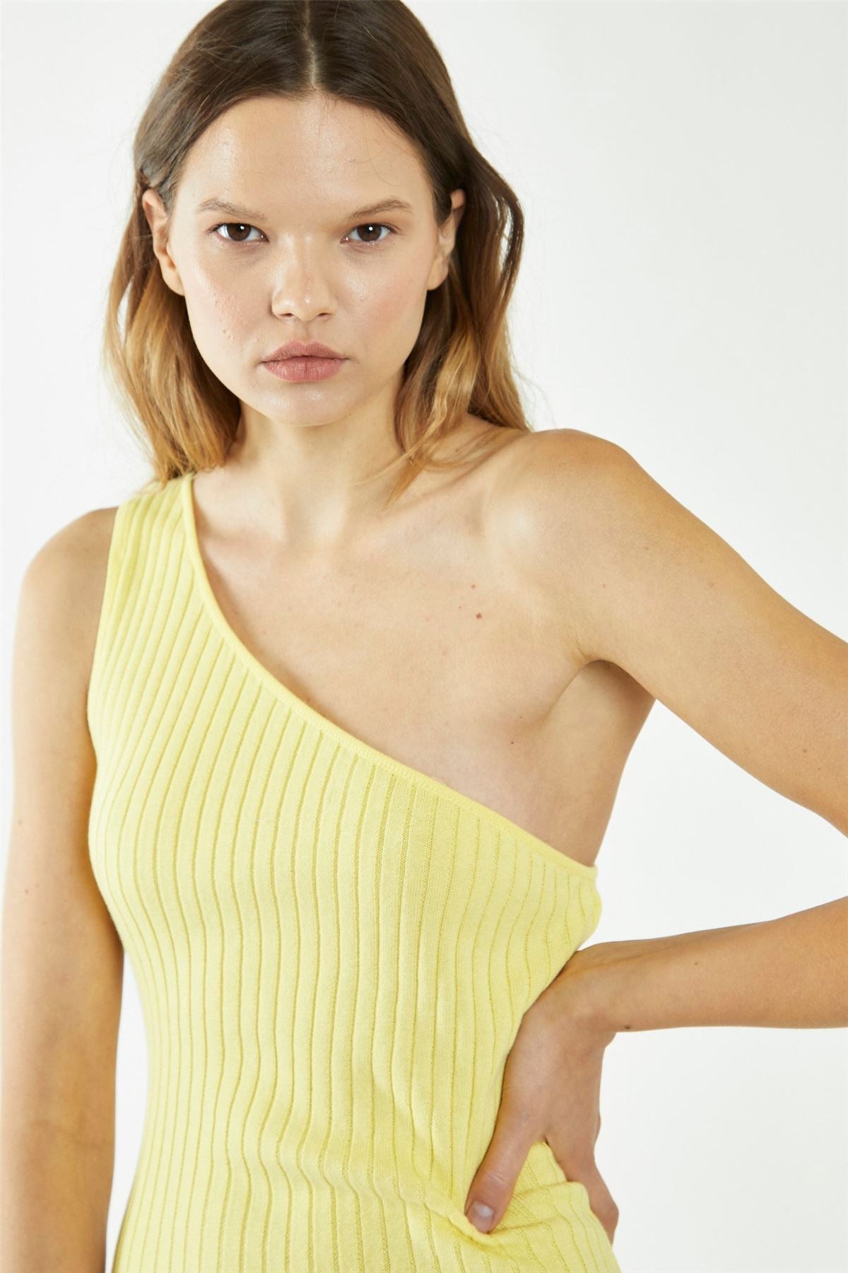 CA0421-BANANA YELLOW