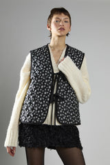 Black White Flower Quilted Front Tie Gilet