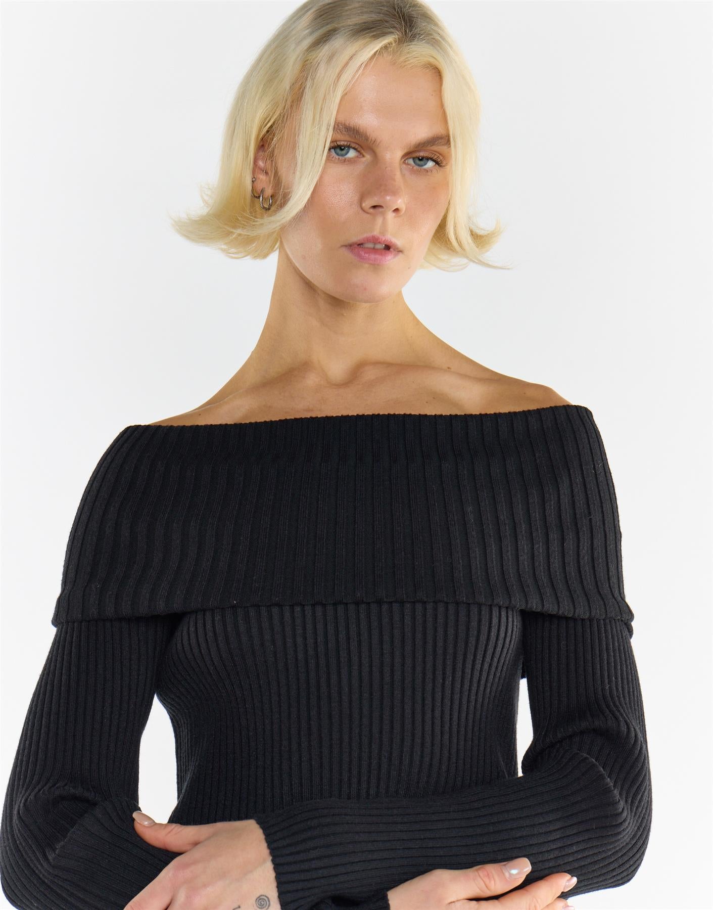 Bardot Off Shoulder Jumper in Black