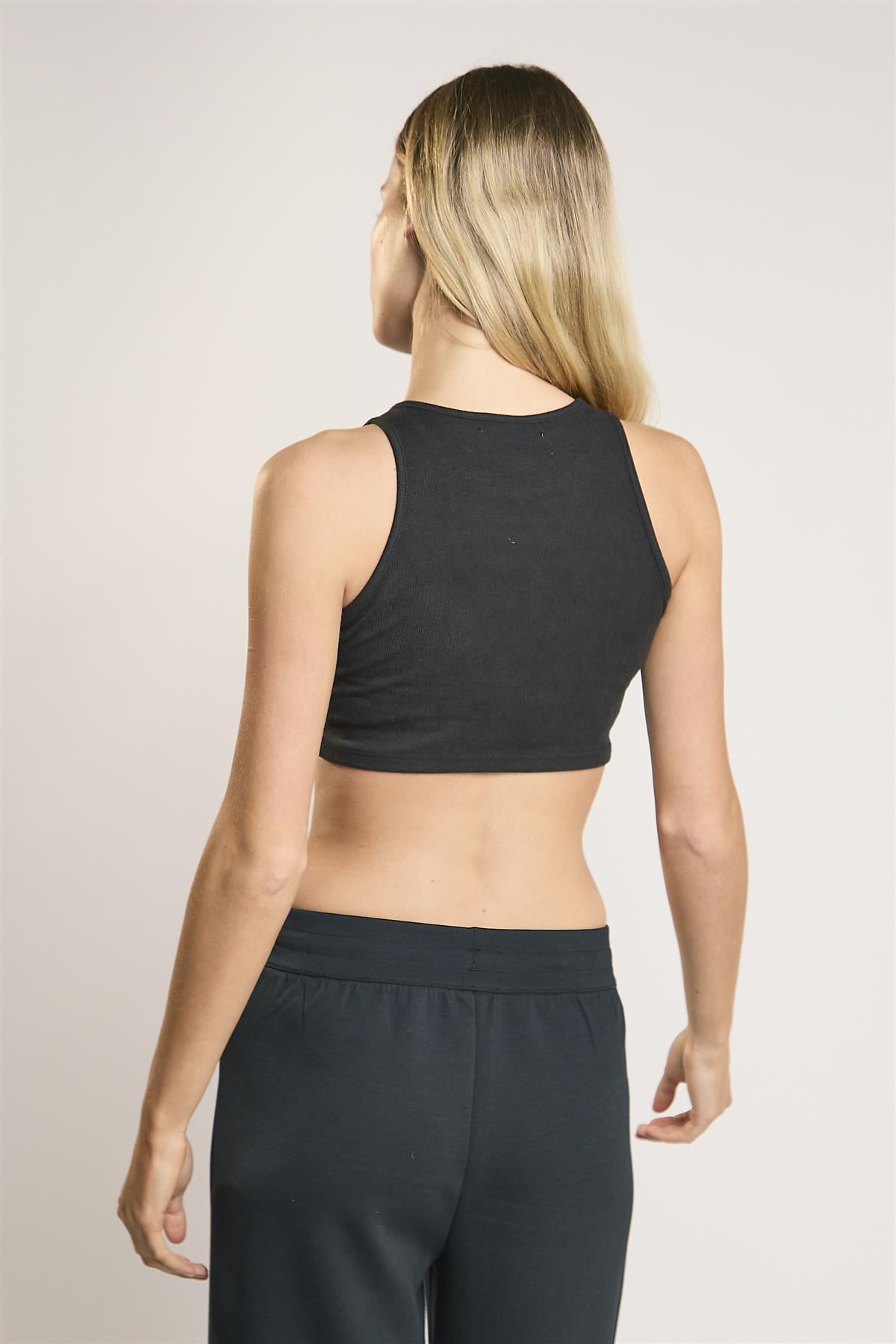 Black Tank Crop-Top