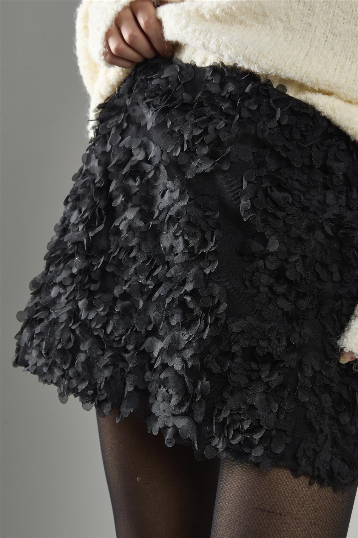Black-3D-Flower Textured Mini-Skirts