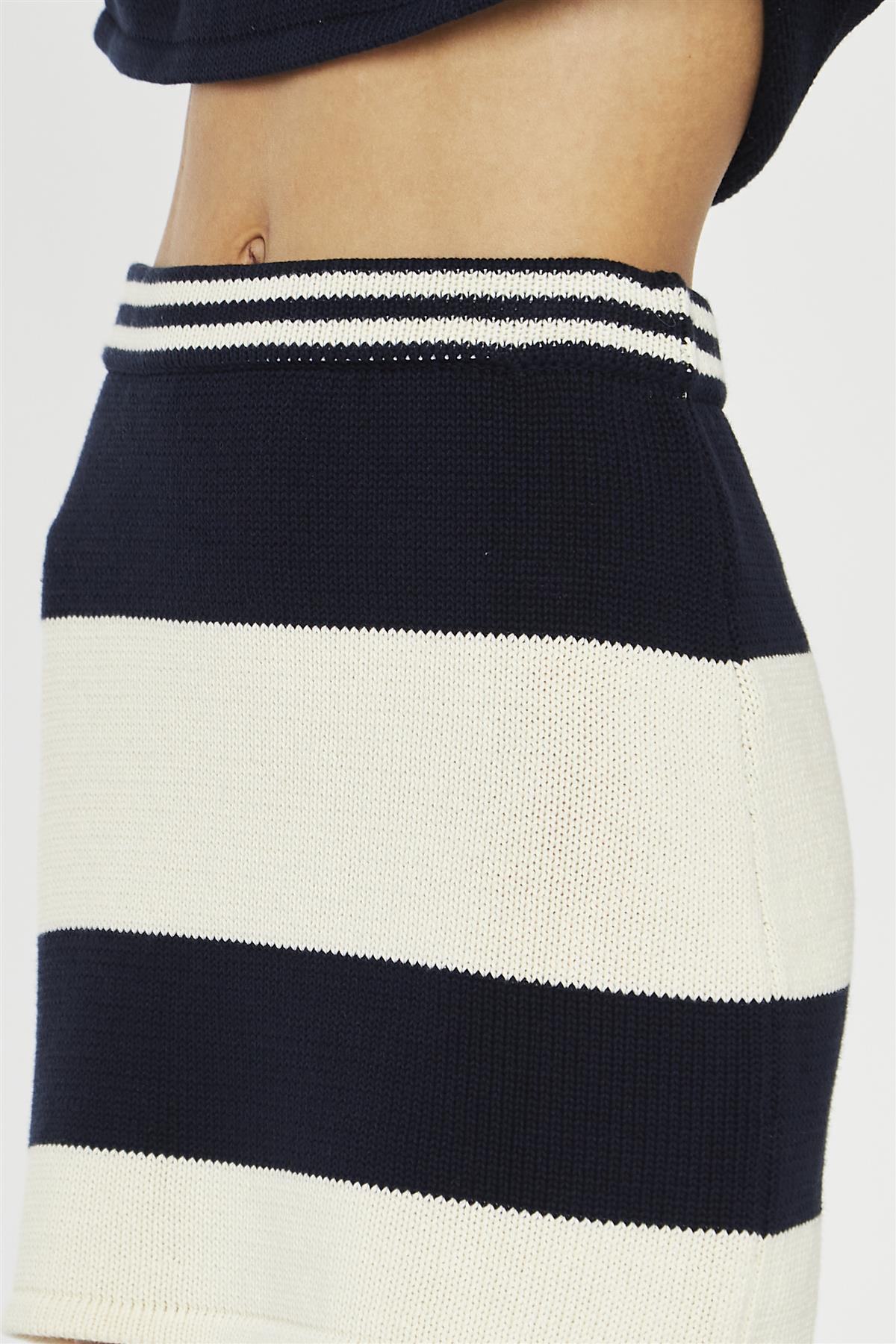 Navy-Cream Bodycon Knitted Mini-Skirt