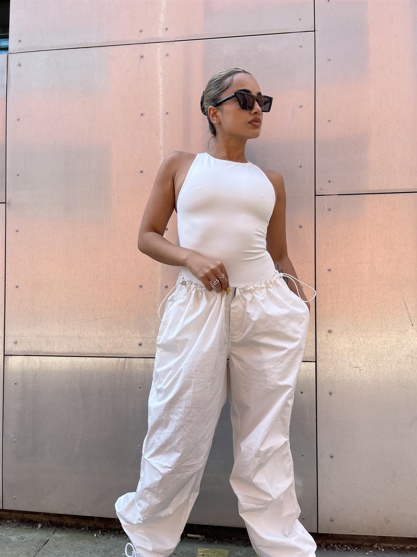 Off-White Scoop-Neck Bodysuit
